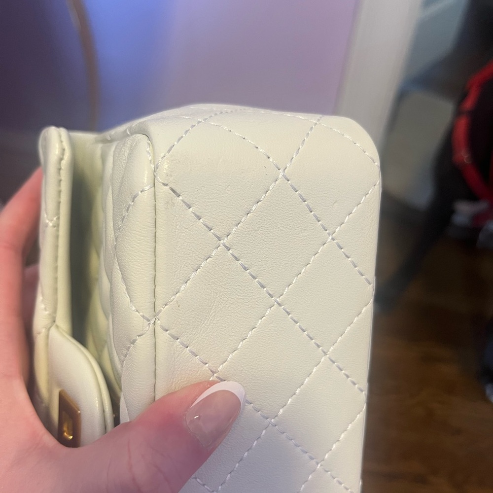 White Quilted Chain Bag - Picture 3 of 7